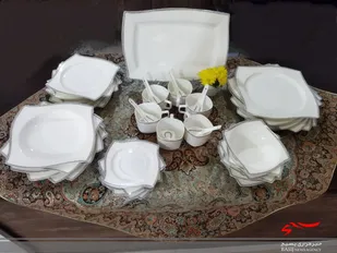 اهدای سرویس چینی به دختران دم بخت توسط بسیجیان قم