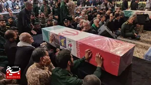 آیین وداع دو شهید مدافع امنیت در حرم مطهر امام رضا(ع) برگزار شد