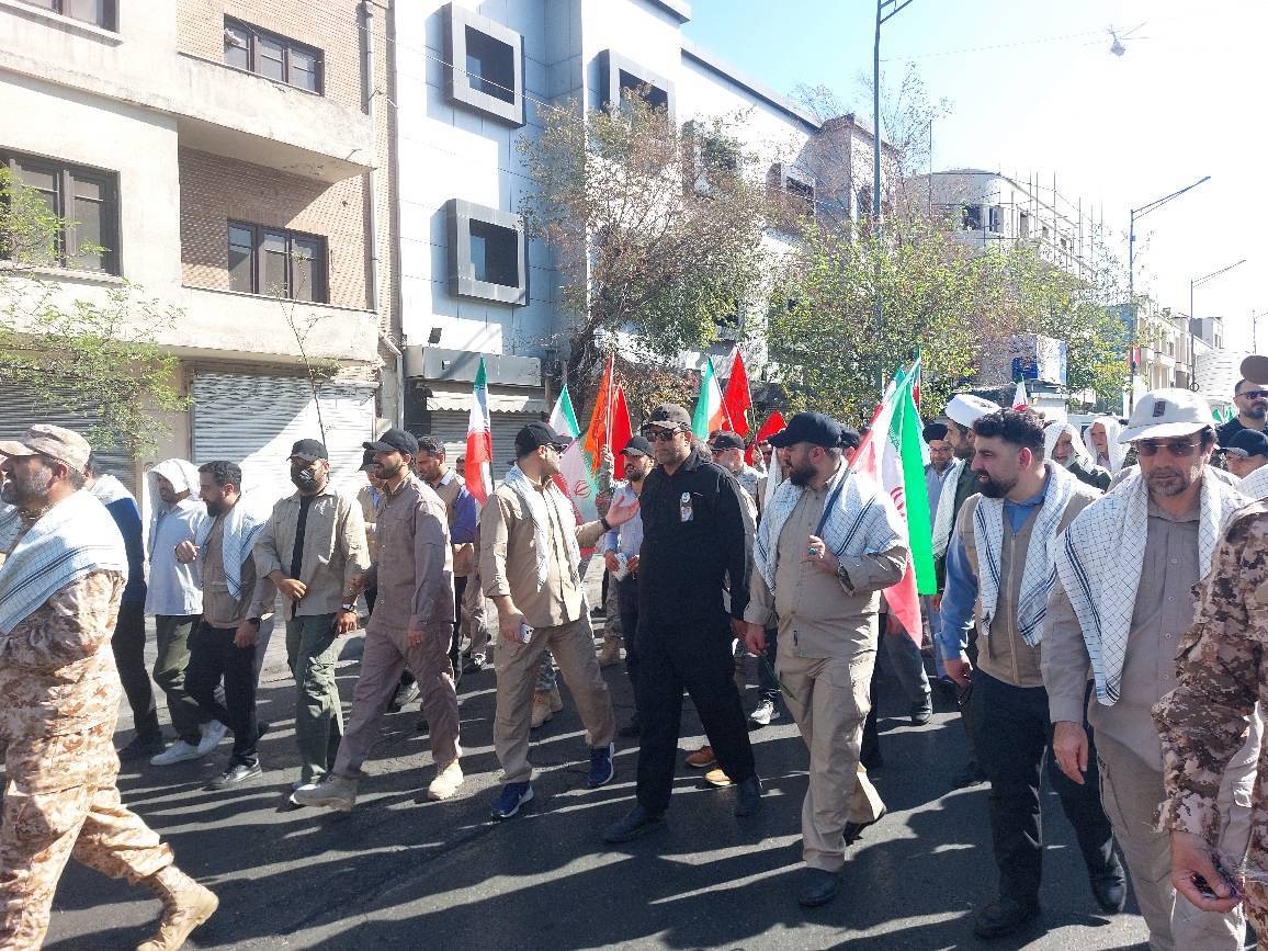 حضور کارکنان و بسیجیان بنیاد مستضعفان  در رزمایش۳۱۳ هزار نفری جان فدایان ایران