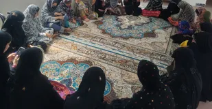 &laquo;کافه گفت&zwnj;وگو&raquo; در کوثر کمب؛ دختران جوان پای صحبت و هم&zwnj;اندیشی نشستند