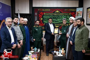 دیدار فرمانده ناحیه امام علی(ع) شرق اهواز با فرماندار اهواز به مناسبت هفته دولت