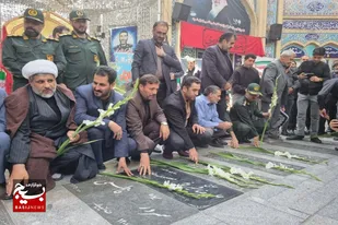 عطرافشانی گلزار شهدای آستان مقدس شاهزاده محمد و علی(ع) نهاوند