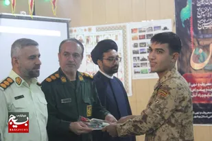 مراسم تجلیل از سربازان نمونه  در شهر خورموج