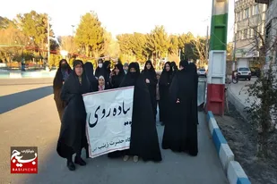 خواهران بسیجی با شهدا تجدید میثاق کردند