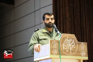 اکران فیلم سینمایی &laquo;قلاده&zwnj;های طلا&raquo; ویژه کارکنان وظیفه گردان حضرت علی اکبر (ع) + تصاویر