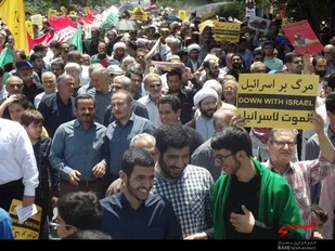 مردم کاشان زیرآفتاب سوزان در راهپیمایی روز قدس شرکت کردند