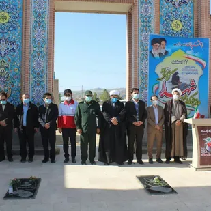 برگزاری مراسم عطر افشانی گلزار مطهر شهیدان شهر راز به مناسبت روز بزرگداشت شهدا