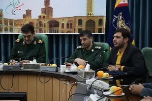 سرداران سپاه قهرمان ملی جوانان هستند