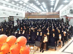 جشن آغاز دهه کرامت و روز دختر در جمع خواهران بسیجی ناحیه مقداد با حضور حجت الاسلام راجی