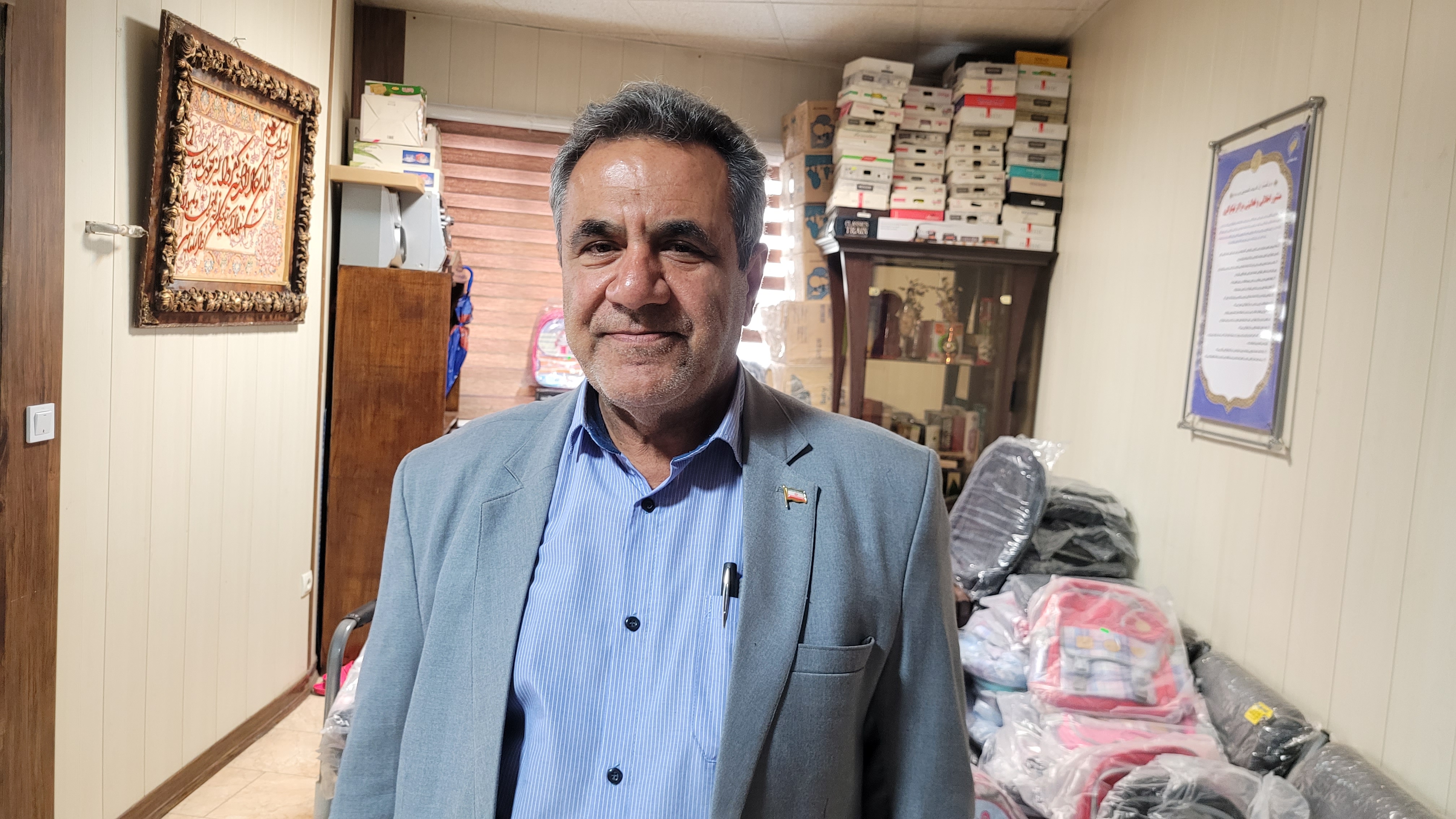 اهداي ۱۵۰ بسته لوازم‌التحریر به دانش‌آموزان تحت پوشش در شهر هشتگرد/دعوت فرماندار شهرستان ساوجبلاغ از مردم برای ادامه این کار خیر