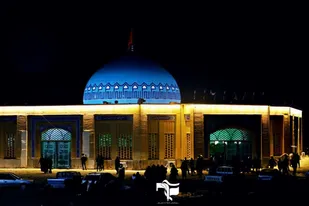 بازدید دانشجویان دختر زنجانی از مناطق عملیاتی جنوب