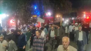 ۲۲۲ شب میدان داری مردم مبعوث شده تاکستان در سنگر خیابان