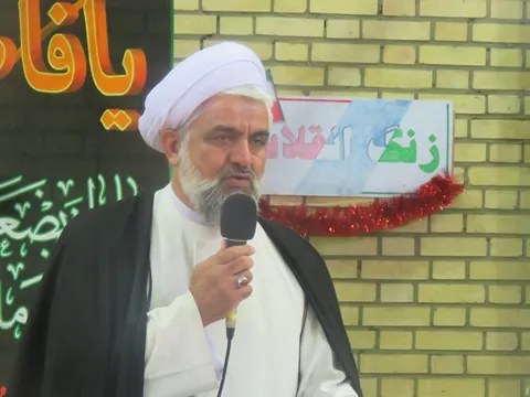 استمرار موفقیت‌های انقلاب به شرط درس خواندن نسل جدید توام با تعهد به انقلاب و ارزش‌های آن است