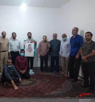 دیدار بسیجیان آبادان با دو خانواده شهید ترور