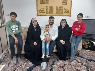 فرهنگ فرزندآوری را در جامعه نهادینه کنیم/ فرزندانم را سرباز امام زمان(عج) تربیت می کنم