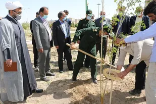 غرس نهال و نامگذاری ساختمان مرکزی دانشگاه آزاد واحد زاهدان به نام شهید میرحسینی