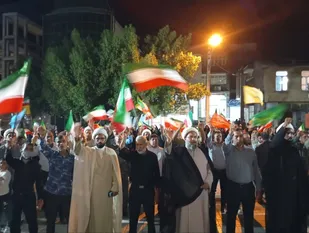 اجتماع شبانه ودشمن شکن ؛ مردم مؤمن و انقلابی شهرستان حاجی&zwnj;آباد