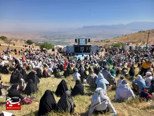 حضور زائران راهیان نور در یادمان شهدای بازی دراز