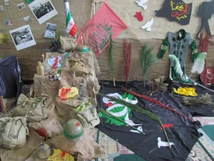 افتتاح نمایشگاه هفته دفاع مقدس در روستای ده چشمه