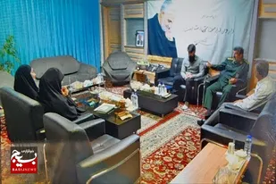 &nbsp;اهدای نشان خدمت رضوی به همسر شهید الداغی