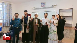 عروس و داماد مسجدسلیمانی در پای صندوق رای