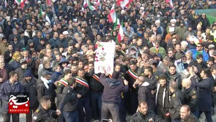 تشییع پیکر کارمند شهرداری مشهد که در آتش اغتشاشگران پرپر شد