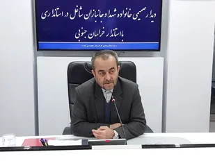 ایثارگران محل رجوع و محک همکاران و مردم هستند
