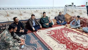 فرمانده سپاه رودبارجنوب با خانواده شهداء این شهرستان دیدار کرد