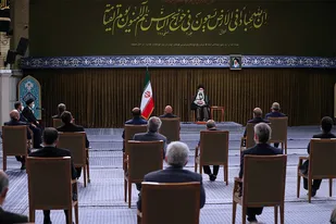 نخستین دیدار هیئت دولت سیزدهم با رهبر انقلاب