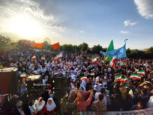 اجرای سرود سلام فرمانده در شهرستان دلیجان