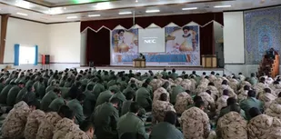 انسان مؤمن از افراط و تفریط به دور است