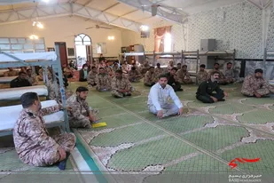 گردهمایی سیاسی پایوران و سربازان در ناحیه خواف با حضور مسئول سیاسی دفتر نمایندگی ولی فقیه در لشکر پنج نصر