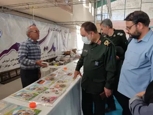 بازدید سردار مهدوی از نمایشگاه نوشت افزار ایرانی اسلامی