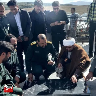 گلباران گلزار شهدای شهرستان میامی+ تصاویر