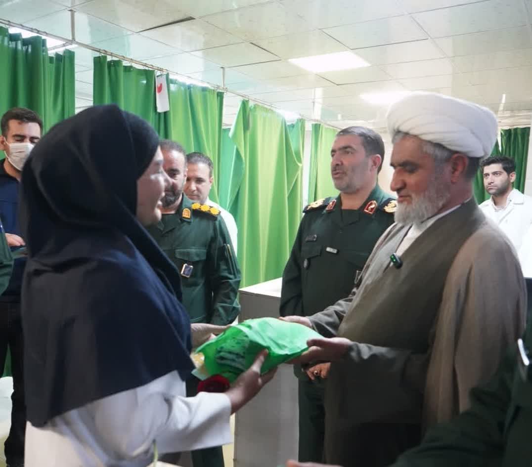 تجلیل مسئولان سپاه فتح از پرستاران در مانگاه امام صادق (ع) یاسوج + ( تصاویر)