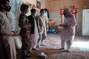 تجلیل از خانواده شهید در سراوان