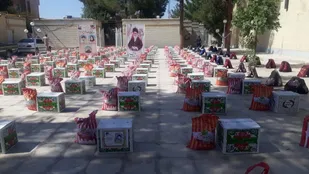 توزیع ۱۰۰۰ بسته کمک مومنانه بین نیازمندان