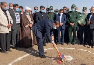 آئین کلنگ زنی ساخت ۵ باب  مدرسه در کهنوج