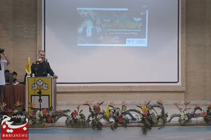 دانش‌آموزان جای خالی شهدای عرصه علم را پر کنند