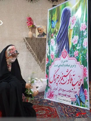 نشست تخصصی عفاف وحجاب در امامزاده عبدالله و آمنه خاتون اراک برگزار شد+تصاویر