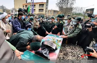 پیکر شهید &laquo;علیرضا گل محمدی&raquo; در میانه تشییع شد