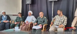 دشمن به دنبال هویت زدایی از انقلاب و ملت است