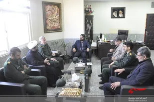 دیدار فرمانده و نماینده ولی فقیه در ناحیه دهاقان با فرماندار شهرستان