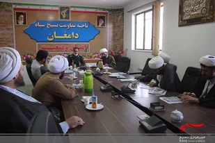 نشست فرماندهی و مسئول نمایندگی سپاه دامغان با مسئولان حوزه&zwnj;های علمیه و بسیج طلاب