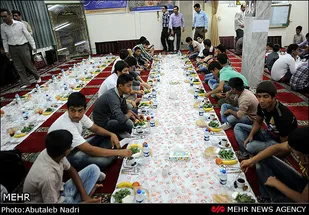 افطاری ساده؛سفره ای به سادگی دل میهمانان الهی