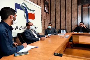این آمادگی را دارم که حقوق و مزایا و همچنین آرای خودم را در اختیار عموم قرار دهم