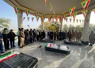 غبار روبی و عطر افشانی قبور مطهر شهدا /نواخته شدن زنگ انقلاب دربستک