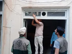 مرمت و بازسازی منازل مسکونی محرومین شاهرود به همت جهادگران بسیجی