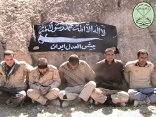 رئیس گروه ربایش پنج نفر از مرزبانان در &laquo;سراوان&raquo; به دار مجازات آویخته شد