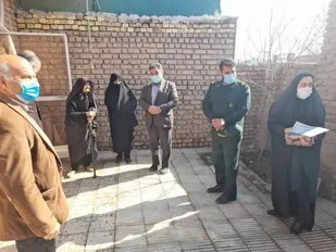 تجلیل از خانواده شهدا در آرادان به مناسبت دهه فجر